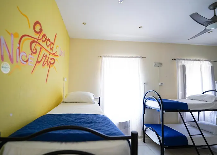 Los Mochileros Hostel